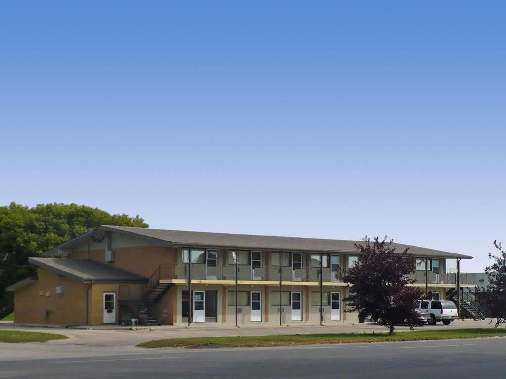 Westgate Inn Portage la Prairie Buitenkant foto